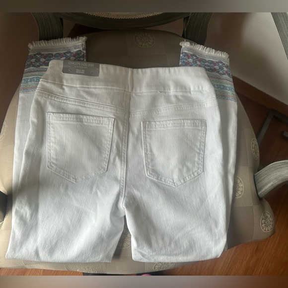 New Chico’s white pull on ankle jegging legging,  US size 2 R , Chico’s size 00R - Picture 4 of 10